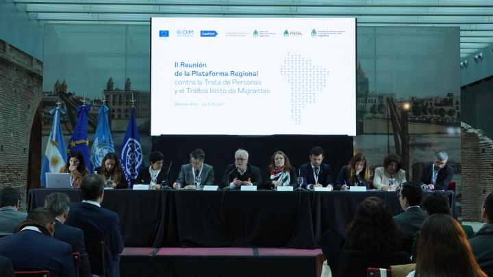 Mesa de apertura de la II Reunión de la Plataforma Regional contra la Trata de Personas y el Tráfico Ilícito de Migrantes.